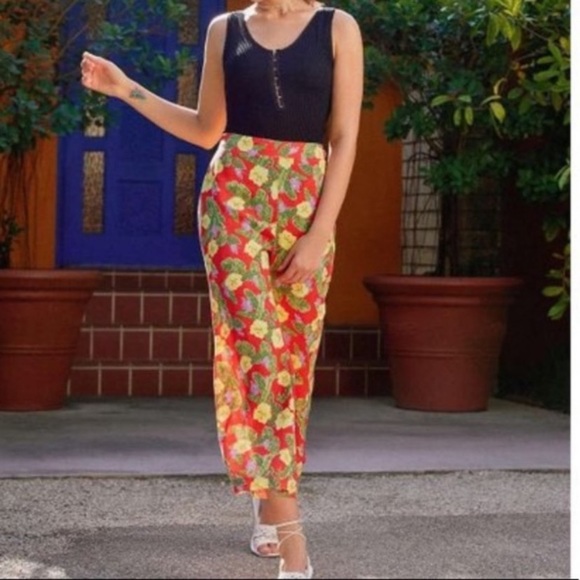 Urban Outfitters Pants - ⭐️ URBAN OUTFITTERS LEILANI FLORAL FLARE WIDE PANTS 0